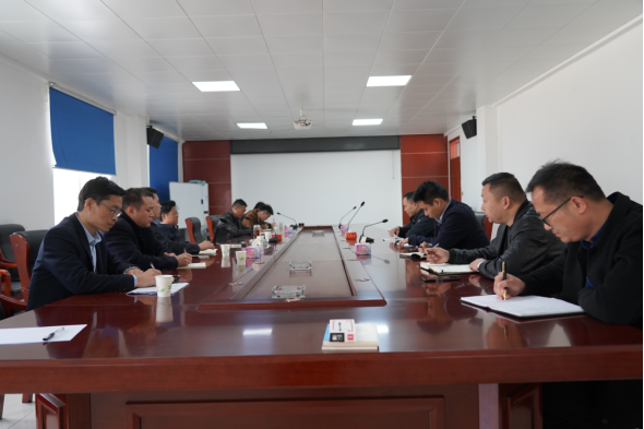 市產(chǎn)業(yè)集團(tuán)董事長(zhǎng)劉培建前往確山縣鑫龍昌調(diào)研工作(1)184.png 市產(chǎn)業(yè)集團(tuán)董事長(zhǎng)劉培建前往確山縣鑫龍昌調(diào)研工作(1)184.png