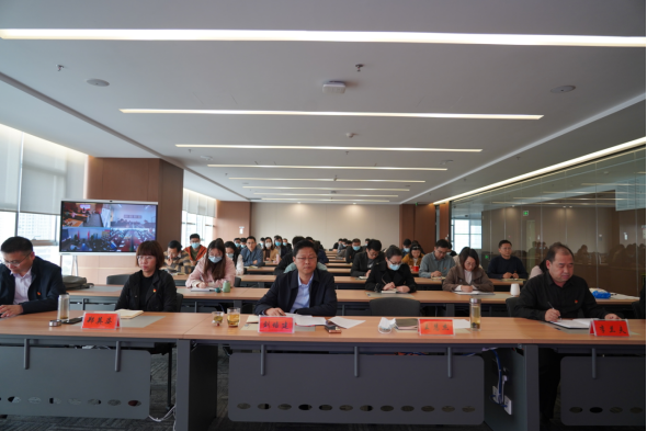 駐馬店市產(chǎn)業(yè)集團黨委組織召開傳達(dá)學(xué)習(xí)貫徹黨的二十大精神會議(1)1631.png 駐馬店市產(chǎn)業(yè)集團黨委組織召開傳達(dá)學(xué)習(xí)貫徹黨的二十大精神會議(1)1631.png