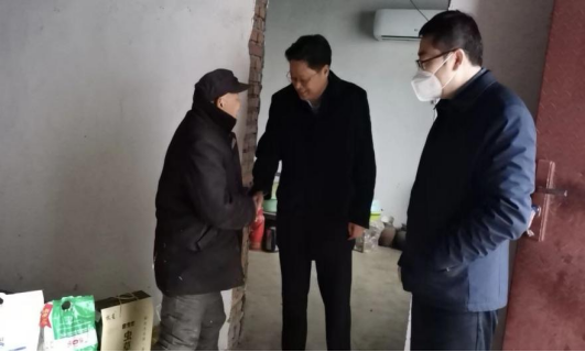 1.15市產(chǎn)投集團(tuán)赴邢寨慰問簡報(bào)(2)664.png 1.15市產(chǎn)投集團(tuán)赴邢寨慰問簡報(bào)(2)664.png