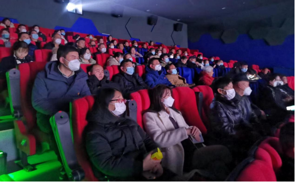 市產(chǎn)業(yè)投資集團組織集中觀看紅色電影《絕密黨員名單》574.png 市產(chǎn)業(yè)投資集團組織集中觀看紅色電影《絕密黨員名單》574.png