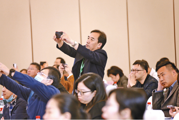 4.28中國藥谷聚杏林群賢 天中福地探藥食之源——第二屆中國藥食同源發(fā)展論壇暨中國藥谷(駐馬店)首屆創(chuàng)新發(fā)展峰會掠影355.png 4.28中國藥谷聚杏林群賢 天中福地探藥食之源——第二屆中國藥食同源發(fā)展論壇暨中國藥谷(駐馬店)首屆創(chuàng)新發(fā)展峰會掠影355.png