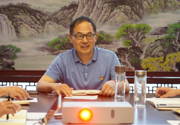 市產(chǎn)業(yè)集團(tuán)直屬單位黨委召開黨支部書記會議456.png 市產(chǎn)業(yè)集團(tuán)直屬單位黨委召開黨支部書記會議456.png