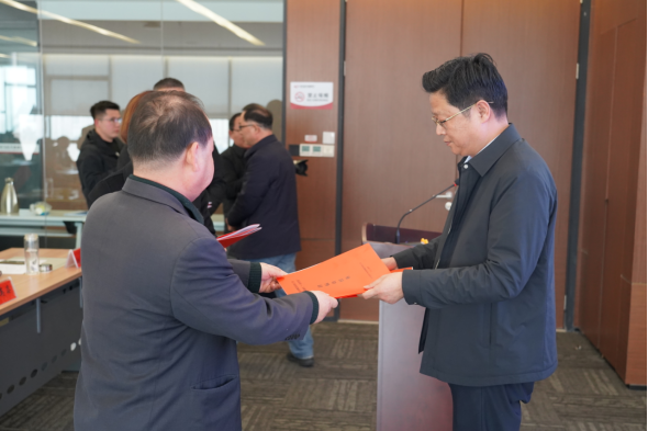 3.11市產(chǎn)業(yè)集團(tuán)召開2024年黨風(fēng)廉政建設(shè)工作會(huì)248.png 3.11市產(chǎn)業(yè)集團(tuán)召開2024年黨風(fēng)廉政建設(shè)工作會(huì)248.png