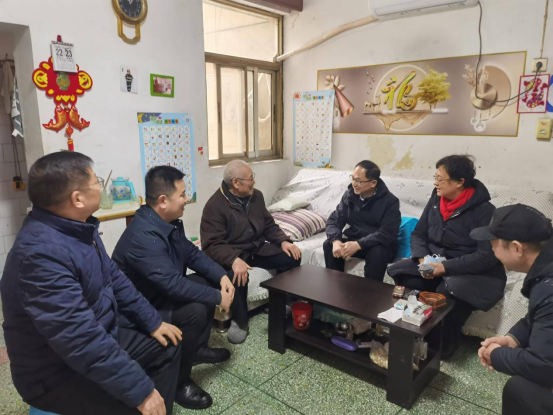 黨建引領聚合力 走訪慰問暖人心—產(chǎn)業(yè)集團開展春節(jié)走訪慰問老黨員活動48.png 黨建引領聚合力 走訪慰問暖人心—產(chǎn)業(yè)集團開展春節(jié)走訪慰問老黨員活動48.png